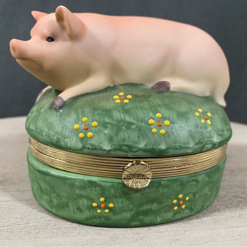 Vintage Hand Painted Box of Pork-shaped Twinks from Andrea de Sadek Japan